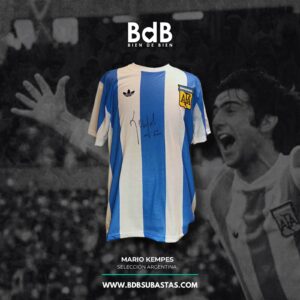 Camiseta réplica 1978 con la firma de Mario Kempes