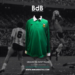 Camiseta réplica 1978 con la firma de Pato Fillol