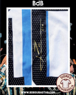 Argentina signed shirt: Argentina firmada por Messi (subasta en dólares)