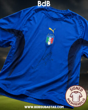 Italia 2006 con la firma certificada de Fabio Cannavaro (subasta en dólares)