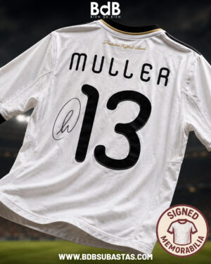 Alemania 2010 con firma certificada de Thomas Müller (subasta en dólares)